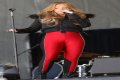 Mariah Carey brings her uncomfortable cameltoe to Austria: just embarrassing?